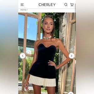 Mini Strapless Black Dress - Pleated